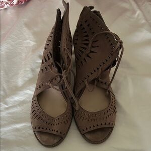 Vince Camuto Tan Lace-Up Boots